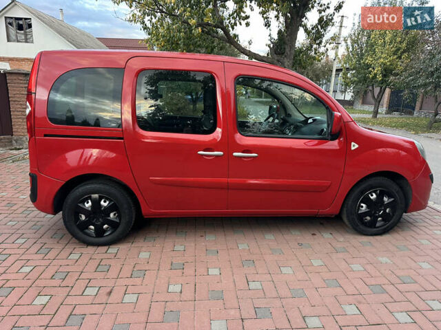 Красный Рено Кенгу, объемом двигателя 1.6 л и пробегом 180 тыс. км за 7550 $, фото 20 на Automoto.ua