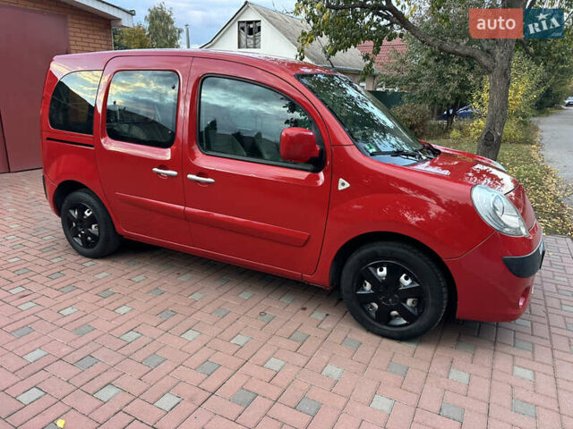 Красный Рено Кенгу, объемом двигателя 1.6 л и пробегом 180 тыс. км за 7550 $, фото 15 на Automoto.ua