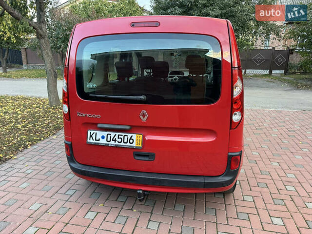 Красный Рено Кенгу, объемом двигателя 1.6 л и пробегом 180 тыс. км за 7550 $, фото 31 на Automoto.ua