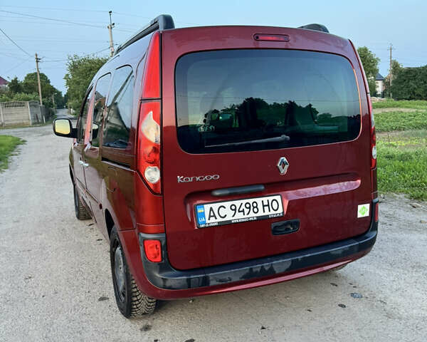 Рено Кєнгу 2012 у Луцьку на Automoto.ua Червоний Рено Кєнгу, об'ємом двигуна 1.6 л та пробігом 215 тис. км за 7600 $, фото 4 на Automoto.ua