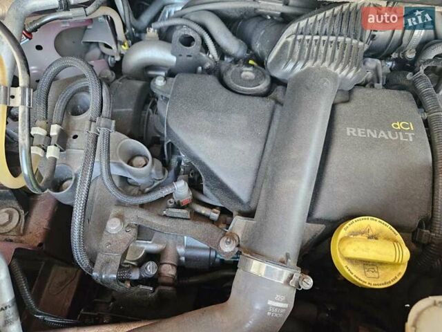 Красный Рено Кенгу, объемом двигателя 1.5 л и пробегом 184 тыс. км за 8300 $, фото 3 на Automoto.ua