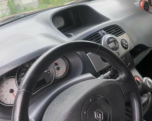 Красный Рено Кенгу, объемом двигателя 1.6 л и пробегом 154 тыс. км за 9400 $, фото 22 на Automoto.ua