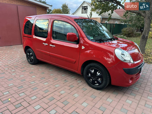 Красный Рено Кенгу, объемом двигателя 1.6 л и пробегом 180 тыс. км за 7550 $, фото 13 на Automoto.ua