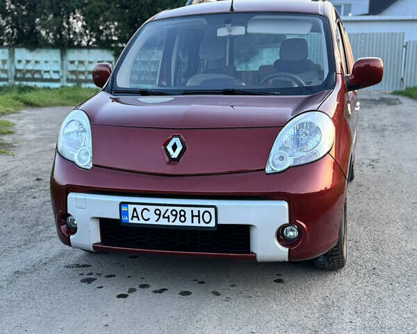Рено Кєнгу 2012 у Луцьку на Automoto.ua Червоний Рено Кєнгу, об'ємом двигуна 1.6 л та пробігом 215 тис. км за 7600 $, фото 8 на Automoto.ua