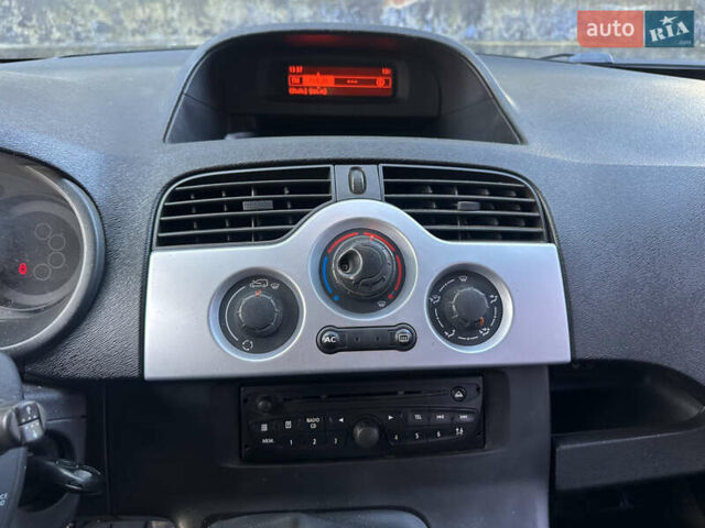 Червоний Рено Кєнгу, об'ємом двигуна 1.5 л та пробігом 248 тис. км за 6400 $, фото 15 на Automoto.ua