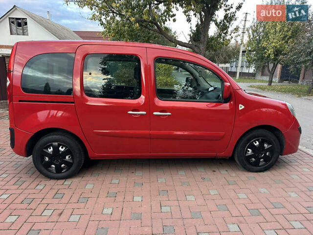 Красный Рено Кенгу, объемом двигателя 1.6 л и пробегом 180 тыс. км за 7550 $, фото 19 на Automoto.ua