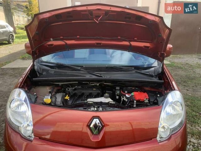 Красный Рено Кенгу, объемом двигателя 1.6 л и пробегом 154 тыс. км за 9400 $, фото 12 на Automoto.ua