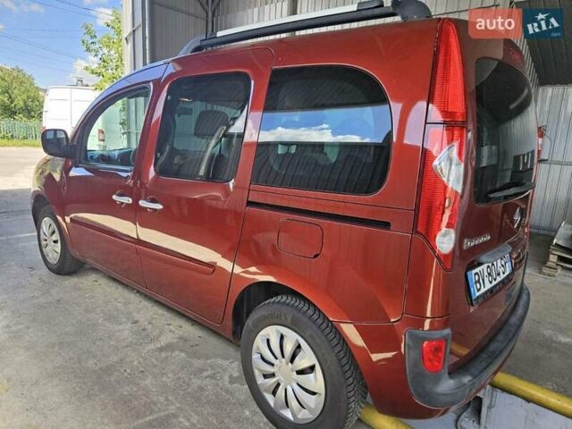 Красный Рено Кенгу, объемом двигателя 1.5 л и пробегом 184 тыс. км за 8300 $, фото 4 на Automoto.ua