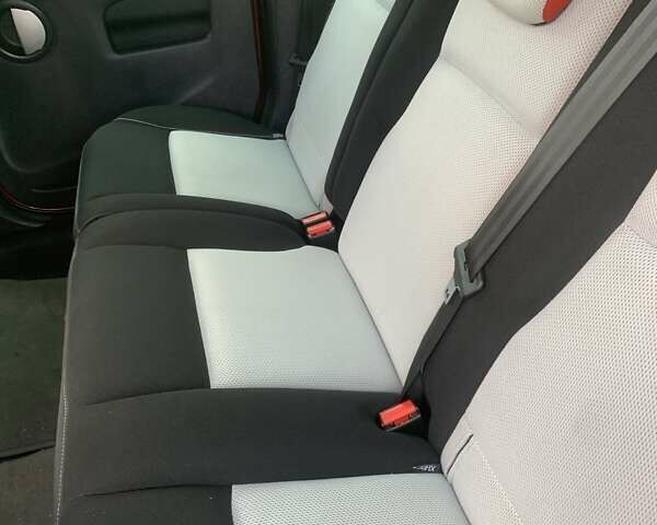 Красный Рено Кенгу, объемом двигателя 1.6 л и пробегом 154 тыс. км за 9400 $, фото 19 на Automoto.ua