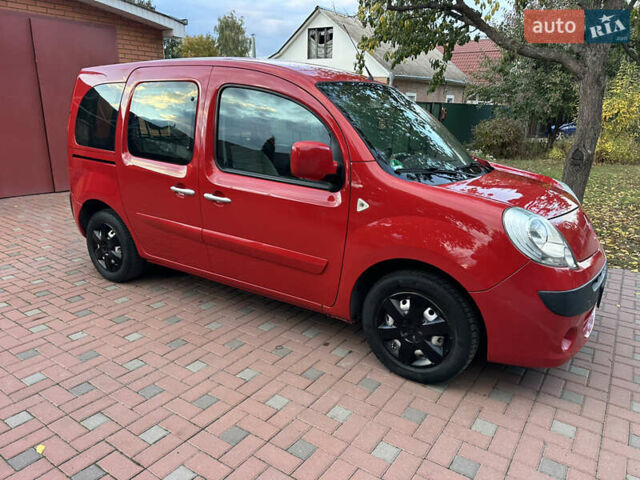 Красный Рено Кенгу, объемом двигателя 1.6 л и пробегом 180 тыс. км за 7550 $, фото 14 на Automoto.ua