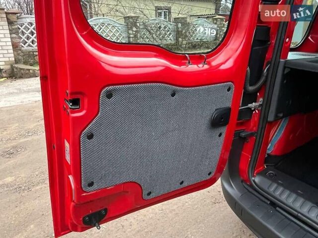 Червоний Рено Кєнгу, об'ємом двигуна 1.5 л та пробігом 148 тис. км за 8300 $, фото 33 на Automoto.ua