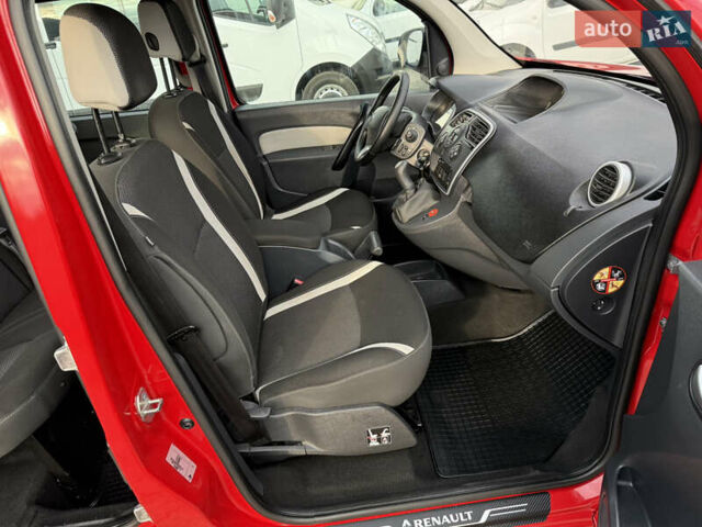 Красный Рено Кенгу, объемом двигателя 1.5 л и пробегом 172 тыс. км за 11499 $, фото 40 на Automoto.ua