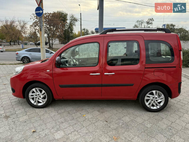 Красный Рено Кенгу, объемом двигателя 1.5 л и пробегом 172 тыс. км за 11499 $, фото 27 на Automoto.ua