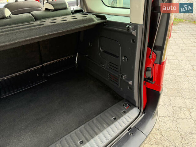 Красный Рено Кенгу, объемом двигателя 1.5 л и пробегом 172 тыс. км за 11499 $, фото 79 на Automoto.ua