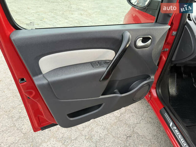 Красный Рено Кенгу, объемом двигателя 1.5 л и пробегом 172 тыс. км за 11499 $, фото 64 на Automoto.ua