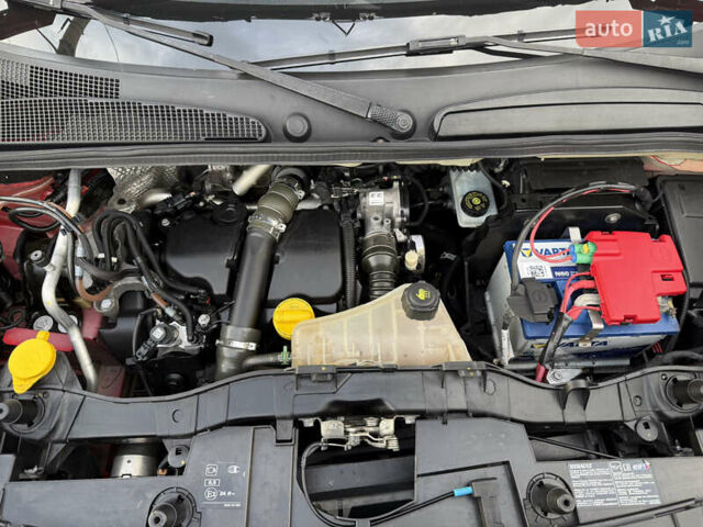 Красный Рено Кенгу, объемом двигателя 1.5 л и пробегом 172 тыс. км за 11499 $, фото 8 на Automoto.ua