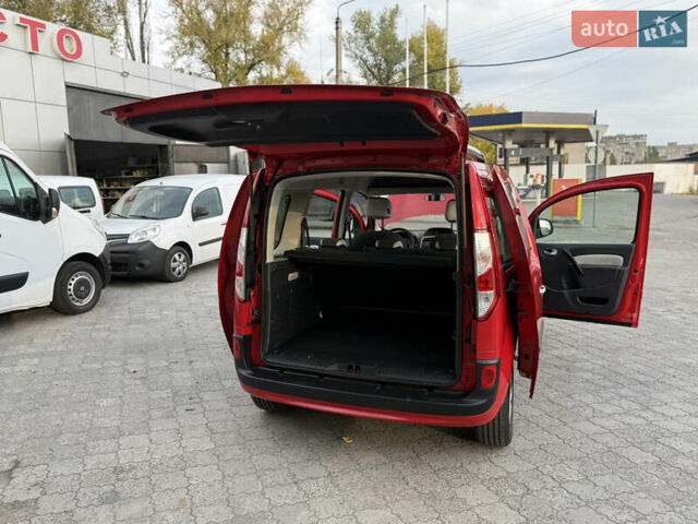 Красный Рено Кенгу, объемом двигателя 1.5 л и пробегом 172 тыс. км за 11499 $, фото 103 на Automoto.ua