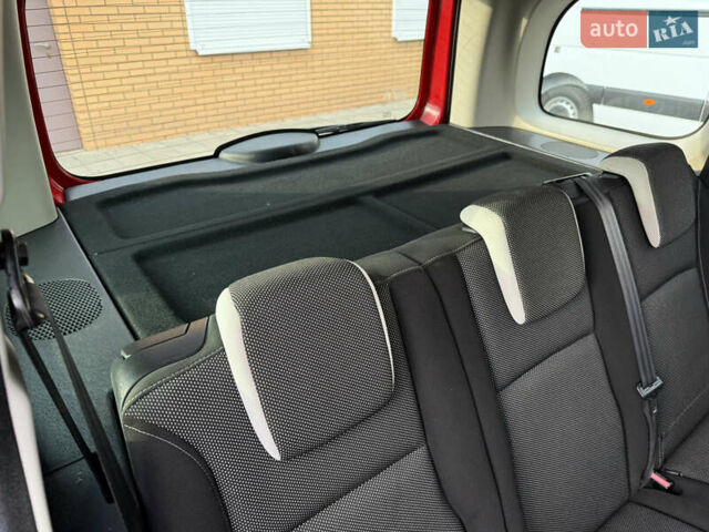 Красный Рено Кенгу, объемом двигателя 1.5 л и пробегом 172 тыс. км за 11499 $, фото 50 на Automoto.ua