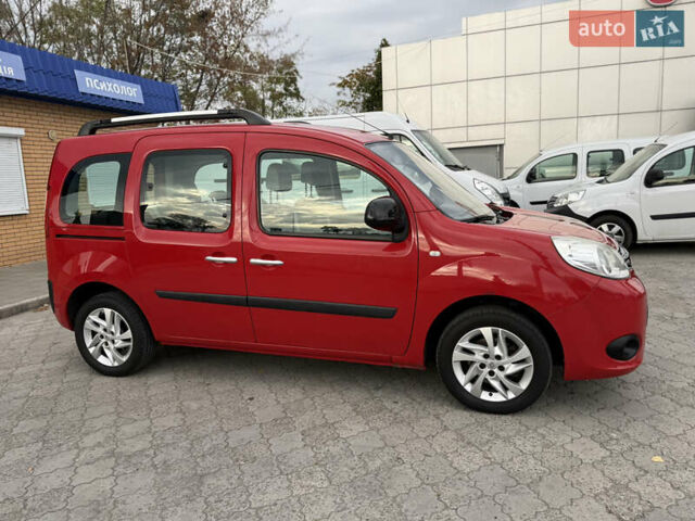 Красный Рено Кенгу, объемом двигателя 1.5 л и пробегом 172 тыс. км за 11499 $, фото 12 на Automoto.ua