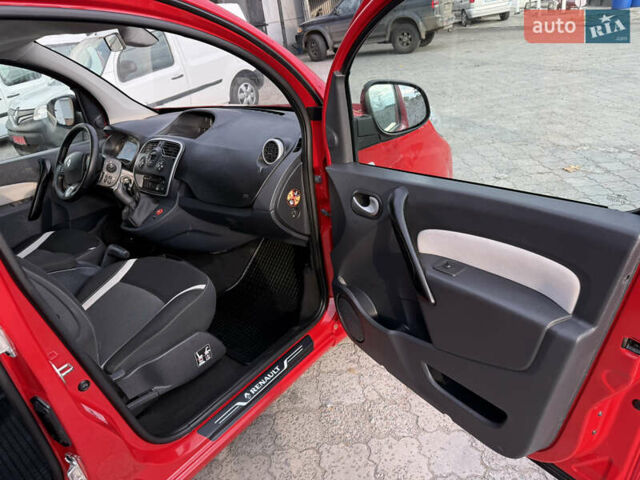 Красный Рено Кенгу, объемом двигателя 1.5 л и пробегом 172 тыс. км за 11499 $, фото 43 на Automoto.ua