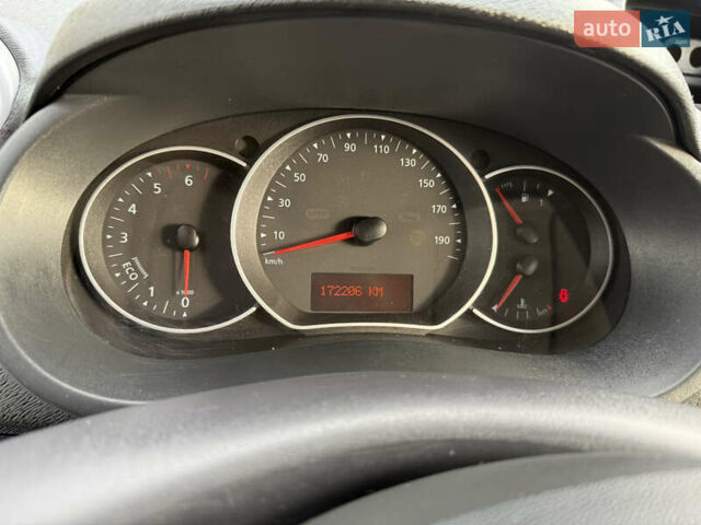 Красный Рено Кенгу, объемом двигателя 1.5 л и пробегом 172 тыс. км за 11499 $, фото 57 на Automoto.ua