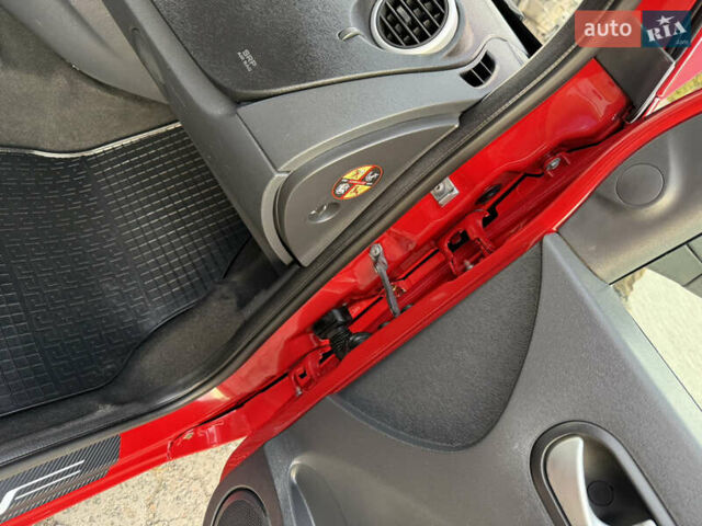 Красный Рено Кенгу, объемом двигателя 1.5 л и пробегом 172 тыс. км за 11499 $, фото 112 на Automoto.ua