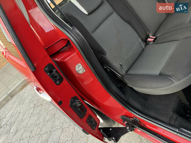 Красный Рено Кенгу, объемом двигателя 1.5 л и пробегом 172 тыс. км за 11499 $, фото 113 на Automoto.ua