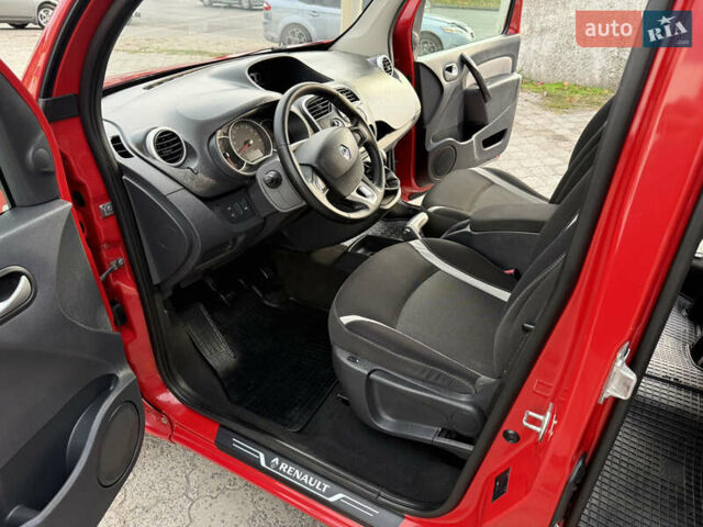 Красный Рено Кенгу, объемом двигателя 1.5 л и пробегом 172 тыс. км за 11499 $, фото 55 на Automoto.ua