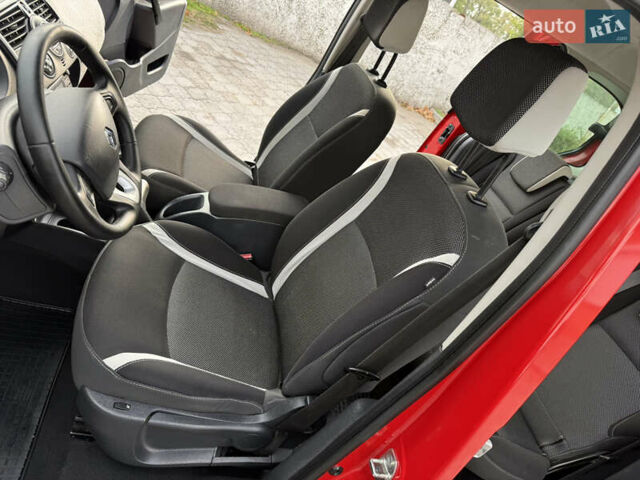 Красный Рено Кенгу, объемом двигателя 1.5 л и пробегом 172 тыс. км за 11499 $, фото 61 на Automoto.ua