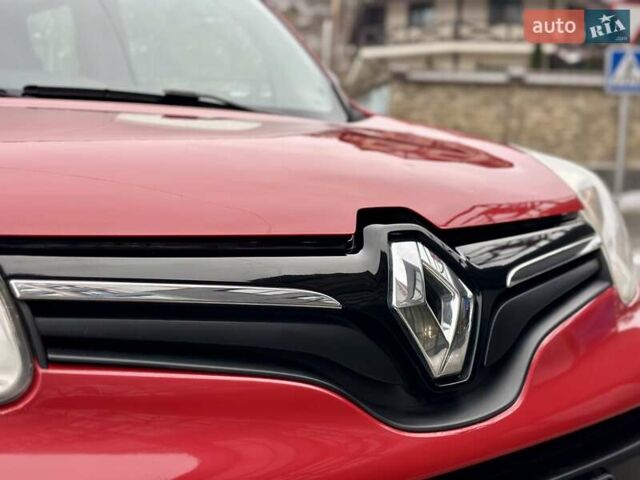 Красный Рено Кенгу, объемом двигателя 1.6 л и пробегом 165 тыс. км за 10550 $, фото 6 на Automoto.ua