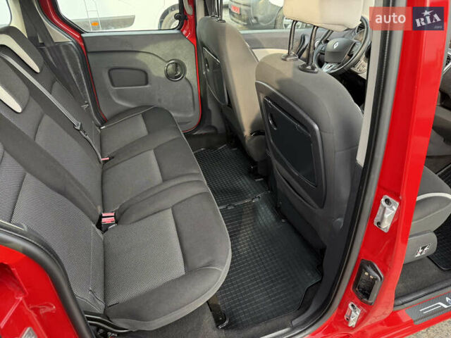 Красный Рено Кенгу, объемом двигателя 1.5 л и пробегом 172 тыс. км за 11499 $, фото 51 на Automoto.ua