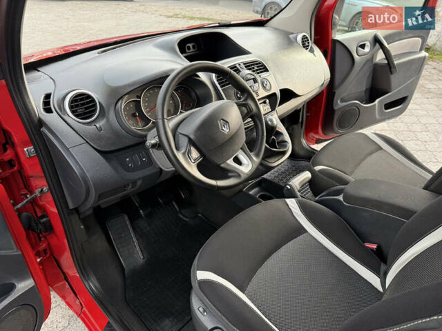Красный Рено Кенгу, объемом двигателя 1.5 л и пробегом 172 тыс. км за 11499 $, фото 4 на Automoto.ua