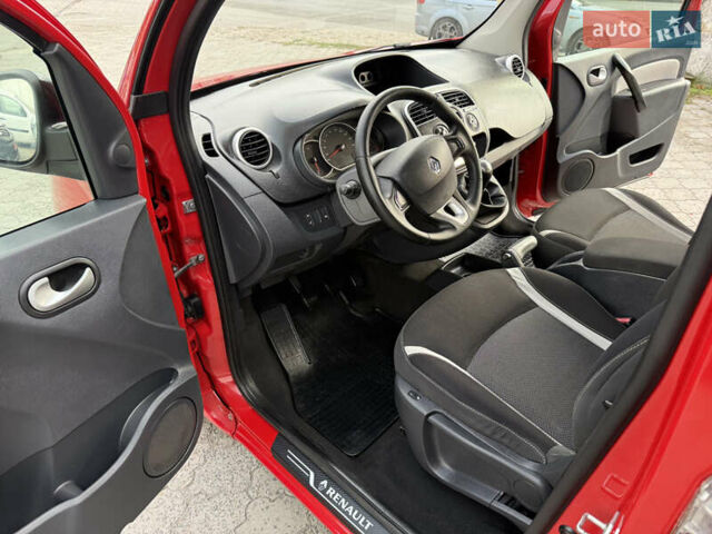 Красный Рено Кенгу, объемом двигателя 1.5 л и пробегом 172 тыс. км за 11499 $, фото 87 на Automoto.ua