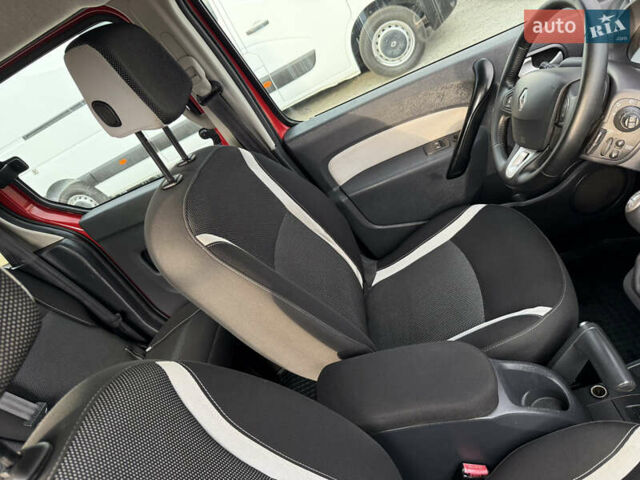 Красный Рено Кенгу, объемом двигателя 1.5 л и пробегом 172 тыс. км за 11499 $, фото 46 на Automoto.ua