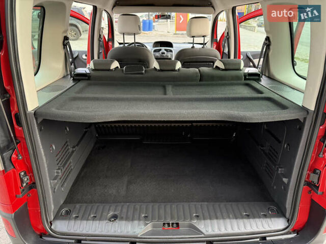 Красный Рено Кенгу, объемом двигателя 1.5 л и пробегом 172 тыс. км за 11499 $, фото 77 на Automoto.ua