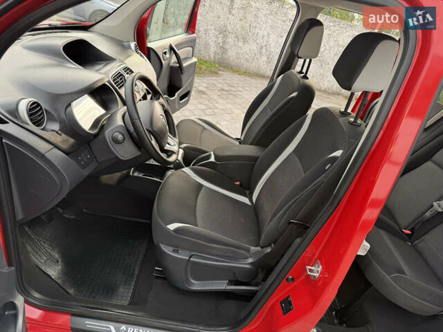 Красный Рено Кенгу, объемом двигателя 1.5 л и пробегом 172 тыс. км за 11499 $, фото 60 на Automoto.ua