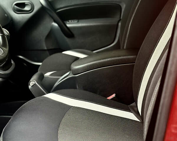 Червоний Рено Кєнгу, об'ємом двигуна 1.5 л та пробігом 170 тис. км за 12850 $, фото 10 на Automoto.ua