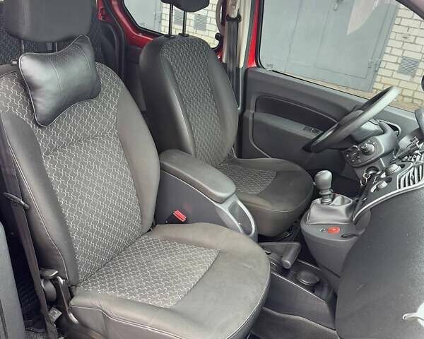 Червоний Рено Кєнгу, об'ємом двигуна 1.5 л та пробігом 257 тис. км за 10450 $, фото 16 на Automoto.ua