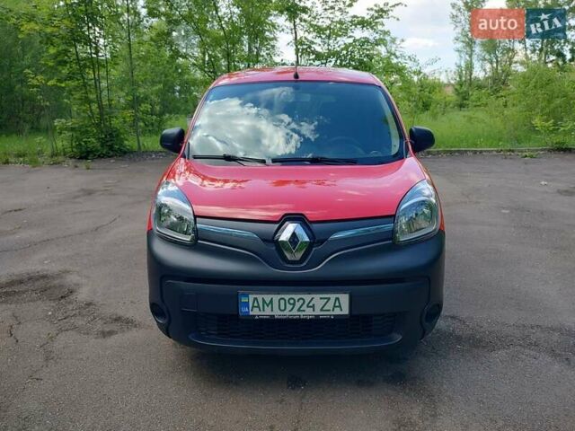 Красный Рено Кенгу, объемом двигателя 0 л и пробегом 96 тыс. км за 7700 $, фото 2 на Automoto.ua