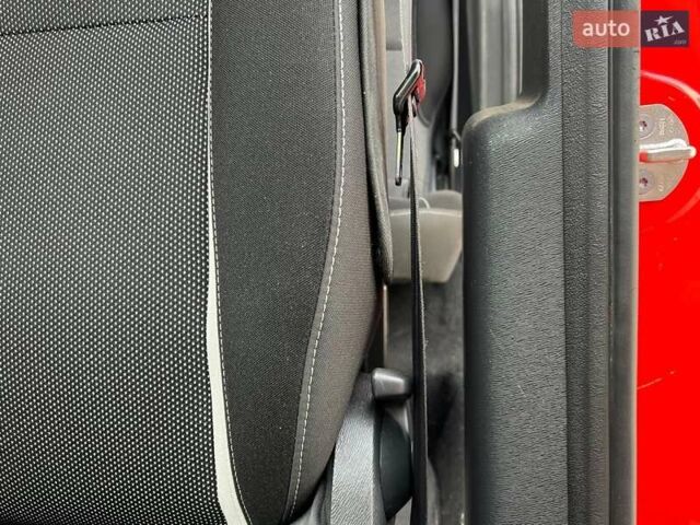 Красный Рено Кенгу, объемом двигателя 1.5 л и пробегом 205 тыс. км за 12250 $, фото 90 на Automoto.ua