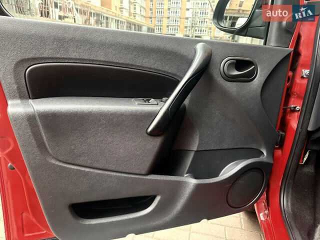 Червоний Рено Кєнгу, об'ємом двигуна 1.5 л та пробігом 170 тис. км за 12850 $, фото 11 на Automoto.ua