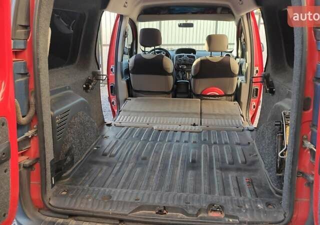 Красный Рено Кенгу, объемом двигателя 0 л и пробегом 201 тыс. км за 17500 $, фото 2 на Automoto.ua