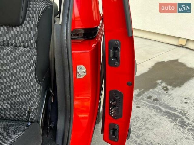 Красный Рено Кенгу, объемом двигателя 1.5 л и пробегом 205 тыс. км за 12250 $, фото 45 на Automoto.ua