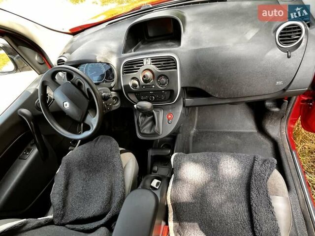 Красный Рено Кенгу, объемом двигателя 0 л и пробегом 180 тыс. км за 7100 $, фото 15 на Automoto.ua