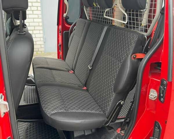 Красный Рено Кенгу, объемом двигателя 1.5 л и пробегом 257 тыс. км за 11700 $, фото 9 на Automoto.ua