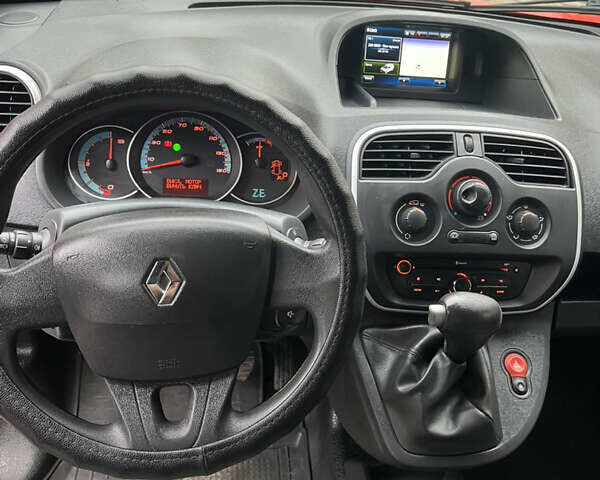 Красный Рено Кенгу, объемом двигателя 0 л и пробегом 56 тыс. км за 6700 $, фото 34 на Automoto.ua