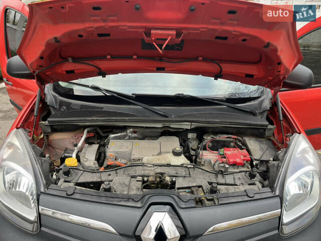 Красный Рено Кенгу, объемом двигателя 0 л и пробегом 56 тыс. км за 6700 $, фото 42 на Automoto.ua