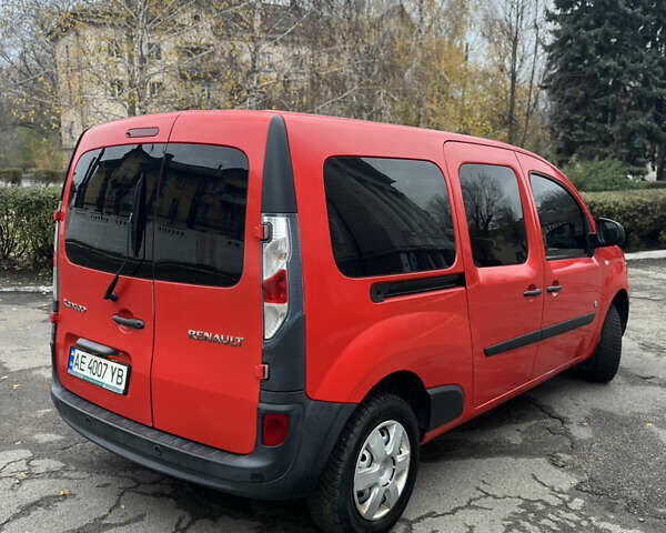Красный Рено Кенгу, объемом двигателя 0 л и пробегом 56 тыс. км за 6700 $, фото 11 на Automoto.ua