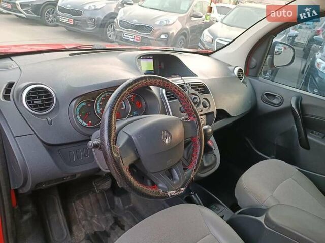 Красный Рено Кенгу, объемом двигателя 0 л и пробегом 82 тыс. км за 7990 $, фото 15 на Automoto.ua