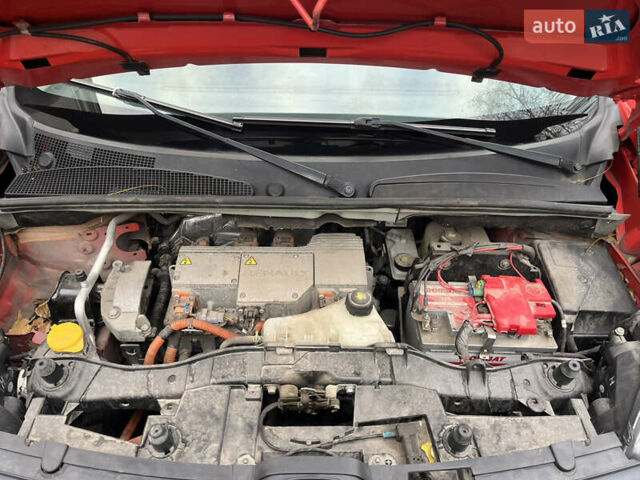 Красный Рено Кенгу, объемом двигателя 0 л и пробегом 56 тыс. км за 6700 $, фото 43 на Automoto.ua